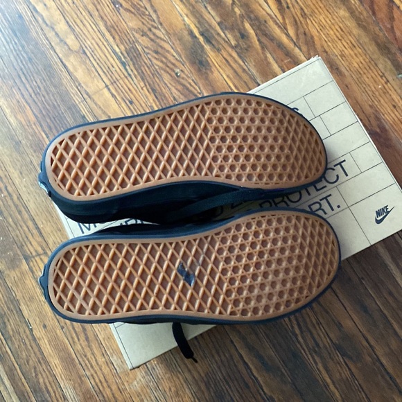 Vans - Picture 6 of 6